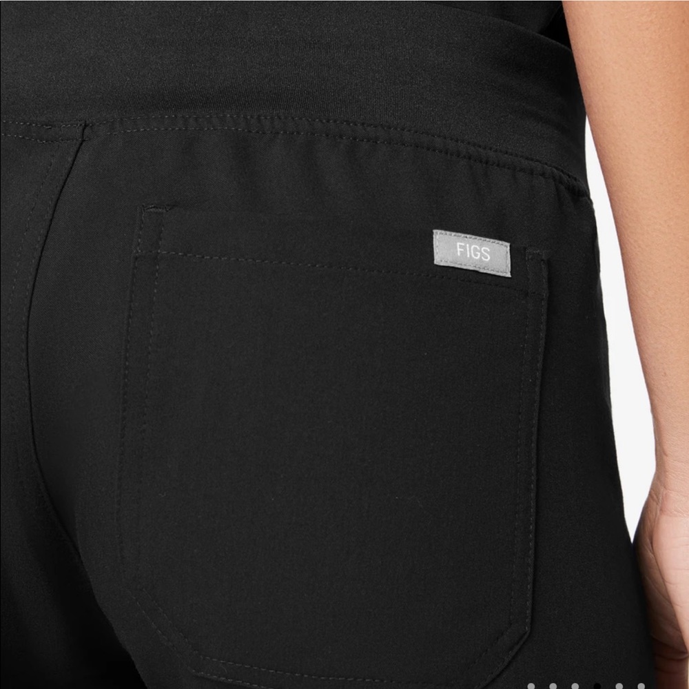 3 pairs of FIGS Scrub pants. Size large regular - Picture 4 of 4